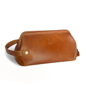 Beauty Case <span class=keywords><strong>da</strong></span> <span class=keywords><strong>Viaggio</strong></span> in Pelle di Alta Qualità per <span class=keywords><strong>Uomo</strong></span> con Astuccio Cosmetico e Chiusura a Cerniera, Design alla Moda con Motivo a Lettere - Product Image 1