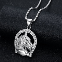 Hip-Hop de acero inoxidable chapado en oro Animal serie circón herradura colgante collar para hombres mujeres aniversario ocasiones
