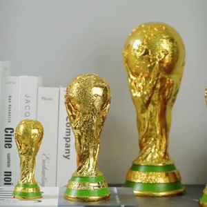 <span class=keywords><strong>2022</strong></span> Qatar pour la Coupe du Monde Modèle Ornement Hercules Coupe En Plastique Football Fan Décoration Commémorative - Product Image 1