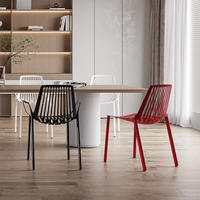 Chaise de salle à manger en plastique blanc empilable sans accoudoirs, moderne, pour café, restaurant, extérieur et intérieur, vente en gros directe usine