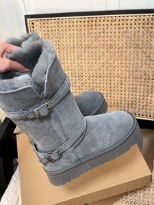 Bottes chaudes de haute qualité, luxueuses et conçues par des designers, pour femmes, élégantes et adaptées à un usage extérieur. - Product Image 4