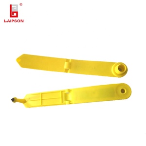 Étiquette auriculaire unique UHF 860-960 MHz <span class=keywords><strong>CMA</strong></span> 143 mm pour le suivi des moutons, des chèvres et des berceaux en élevage - Product Image 4
