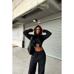 Pantalones de Traje Negros para Mujer - Product Image 4