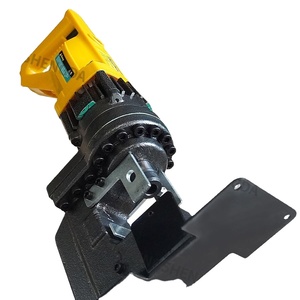 Machine portative en métal, outil de poinçonnage de plaques d'acier, poinçonneuse hydraulique 1,6 kW pour travaux de construction - Product Image 1