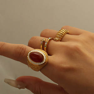 แหวนคาร์เนเลียนอาเกตธรรมชาติสไตล์วินเทจแบบมินิมอลทำมือ18K แหวนพลอยเจียระไนแบบศิลปะโรมัน - Product Image 1