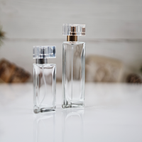Vente en gros de flacons de parfum en verre triangulaires de 30 ml/40 ml, boîte-cadeau personnalisée, couvercle, crème pour le soin de la peau, diffuseur, surface sérigraphiée
