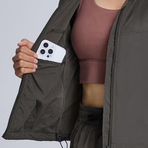 Conjunto Deportivo de 2 Piezas para Mujer, Chaqueta y <span class=keywords><strong>Pantalones</strong></span> Cortos Ligeros para Senderismo, Ciclismo y Running, Traje Deportivo de Nailon Cortavientos - Product Image 2
