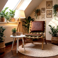 Fauteuil de salon vintage moderne en cuir véritable, confortable, avec structure en bois, pour un mobilier de salon moderne.