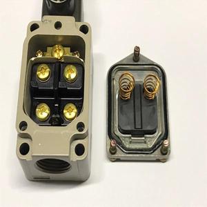 Interruptor de límite de palanca giratoria WLH2-YLD9 - WLH2 NO NC LED 4536854446344 - Product Image 1