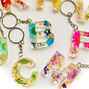 Cadeau promotionnel, <span class=keywords><strong>porte</strong></span>-clés en résine florale fait main, <span class=keywords><strong>porte</strong></span>-clés avec initiale en fleurs, pour un cadeau de la Saint-Valentin - Product Image 5