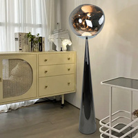 Lampe sur pied moderne en fer LED, design postmoderne, CRI 90 élevé, commande par interrupteur, abat-jour en plastique, Guangdong