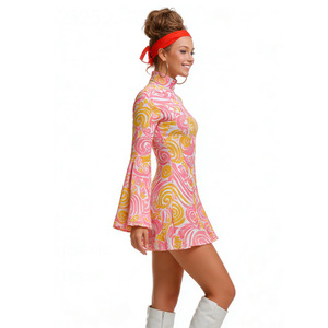 Conjunto de Disfraz Hippie de los 70 para Mujer, Vestido Mini con Mangas Campana, Estampado en Espiral Rosa y Amarillo, para Festival de Música o Espectáculo - Product Image 3