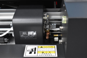 Máquina de <span class=keywords><strong>Corte</strong></span> de Etiquetas Autoadhesivas Anycut ZKSV350 A3/A4 Económica con Alimentación Automática, Pantalla Táctil de 4.3 Pulgadas, Servomotor, <span class=keywords><strong>Corte</strong></span> de 1500 mm/s - Product Image 3