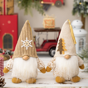 Décoration de Noël artisanale en tricot écologique, Père Noël et Bonhomme de neige, pour la maison, la table ou comme cadeau de fêtes - Product Image 1