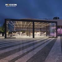 Pérgola de aluminio con control inteligente para espacios exteriores modernos con techo bioclimático