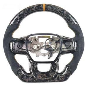 Volante de Fibra de Carbono Forjado en Caliente con Parte Superior Plana y Luces LED para Ford Explorer Mustang GT XLT <span class=keywords><strong>ST</strong></span> S650 S197 2021 <span class=keywords><strong>2022</strong></span> 2024 2025 2026 - Product Image 1