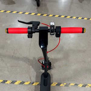 Trottinette électrique 36V 7.8Ah Moteur sans balais Étanche Urbaine Unisexe - Product Image 3