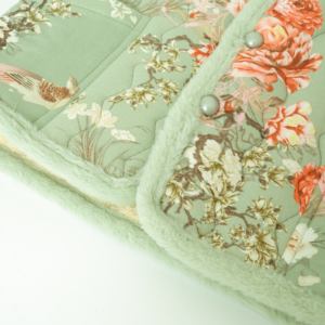 Elegante Chaleco de Invierno de Inspiración Asiática, con Estampado Floral y Detalles de Terciopelo Suave, Prenda Exterior Estilosa para Mujeres de Mediana Edad - Product Image 3