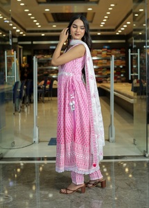 ชุดเดรส Anarkali ปักลายสไตล์ชาติพันธุ์สำหรับผู้หญิง ดีไซน์เนอร์สุดพิเศษ ชุดออกงานทันสมัย ชุด Kurti ดีไซน์เนอร์สุดหรู - Product Image 2