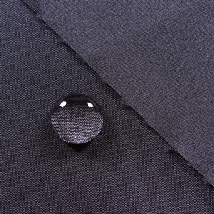 Tessuto Pongee in Poliestere 75D 240T Nero a Basso Prezzo, Disponibile, Impermeabile, Ideale per Impermeabili, Fodere per Indumenti e Giacche - Product Image 2