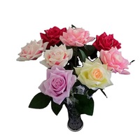 Rose LED Lumineuse Réaliste pour Influenceurs TikTok – Cadeau Décoratif pour la Saint-Valentin Qixi, Idéal pour les Stands de Rue et les Marchés Nocturnes