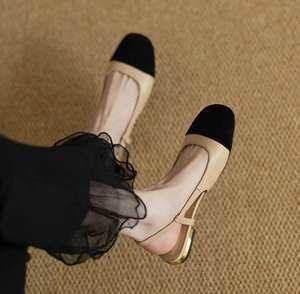 Sandales pour femmes à fond plat tendance à la mode avec des sandales à bout en matériau PU à nœud noir - Product Image 5