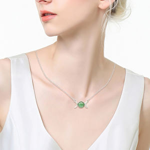 Colgante de acero inoxidable para mujer, con símbolo de diosa de la Luna, Triple Luna, Ópalo, cristal curativo, piedra Natural, Sailor Moon - Product Image 5