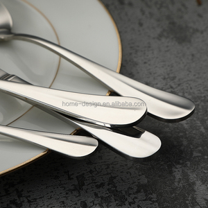 Juego de Cubiertos Clásico de Acero Inoxidable <span class=keywords><strong>Homedesign</strong></span> con Estuche para Fiestas, Incluye Tenedores, Cuchillos y Cucharas con Acabado Espejo y Logotipo Grabado con Láser - Product Image 2
