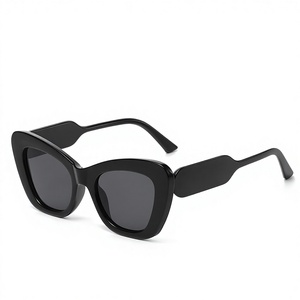 Lunettes de soleil de créateur pour femmes, monture œil-de-chat élégante, protection UV400, vente en gros, collection 2026 - Product Image 2