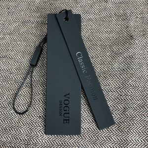 Tùy Chỉnh Màu Đen Thẻ Cổ Quần Áo Treo Tag UV Bóng Đu Tag Cho Hàng May Mặc Giày Túi Xách Và Quần Jean Bền Vững Nhãn Nhựa - Product Image 5