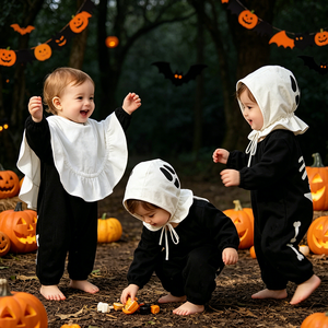 Vêtements en gros pour bébés garçons et filles, tenues de fête à thème tête de mort mignonnes, barboteuses en coton personnalisées, vêtements pour nouveau-nés avec chapeaux fantômes - Product Image 1