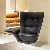 Chaise longue design italienne en cuir moderne avec structure en bois massif pour la maison, les villas, les salles d'exposition, les hôtels et les zones de réception
