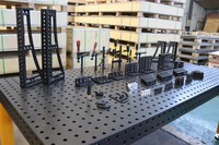 Table de soudage nitrurée Série D28-Grille en acier antirouille, résistance à l'usure extrême et précision de serrage industriel