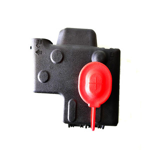 Caja de protección del terminal positivo de la batería original de fábrica 68239639AA para Dodge Darts - Product Image 5