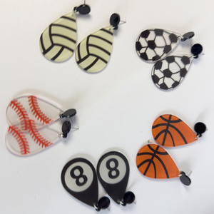 Boucles d'oreilles pendantes J Vintage en acrylique, motif ballon de sport (basketball, football), géométriques, goutte d'eau, exagérées, tendance pour soirée - Product Image 1