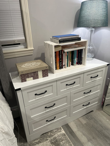 Cómoda de 7 Cajones para Dormitorio, Moderna Cómoda de Madera con Tiradores Metálicos, Diseño Anti-Vuelco - Product Image 4