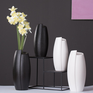 Nordic Creative Black Ceramic Vase With Retro Minimalist Style Hydroponic Function for Living Room Dried Fresh <b>Flower</b> <b>Display</b> - Product Image 1