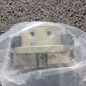 Poignée de commutateur métallique Siemens 8PQ9400-0AA48 avec composant de poignée en plastique - Product Image 4