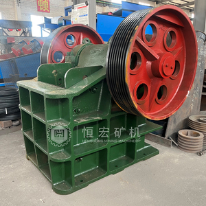 Usine de traitement de l'or pour roches dures 50 TPH avec concasseur à mâchoires, broyeur à boulets, concentrateur centrifuge, <span class=keywords><strong>table</strong></span> vibrante et <span class=keywords><strong>service</strong></span> d'ingénierie - Product Image 3