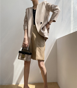 Shorts en cuir PU pour <span class=keywords><strong>femme</strong></span>, coupe ample, <span class=keywords><strong>noir</strong></span>, classique, décontracté, doux, longueur genou, pour le bureau, avec poches - Product Image 5