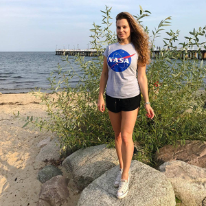 <span class=keywords><strong>T</strong></span>-<span class=keywords><strong>Shirt</strong></span> Unisex Autentica con Grafica Astronauta <span class=keywords><strong>NASA</strong></span>, Stile Trendy Streetwear per Coppie - Product Image 5