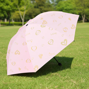 Paraguas Plegable <span class=keywords><strong>de</strong></span> 3 Secciones con Estampado <span class=keywords><strong>de</strong></span> Corazón Dorado, Protección UV, Revestimiento Negro, Personalizable con Logotipo, para Sol y Lluvia, Precio <span class=keywords><strong>de</strong></span> Fábrica al por Mayor - Product Image 1