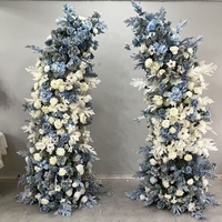 Nouvelle conception d'arche de mariage de luxe en fer et soie, en forme de corne, pour la décoration de scène de fête de mariage
