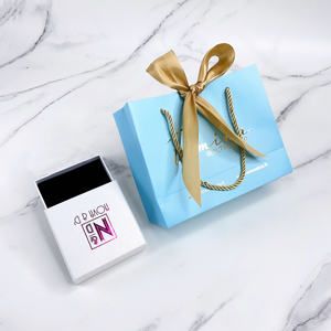 Vente en gros d'usine, petit sac d'emballage pour bijoux 19x7x15cm, ruban de 3,8cm de largeur, sac cadeau, logo personnalisé, sacs en papier pour le shopping - Product Image 2