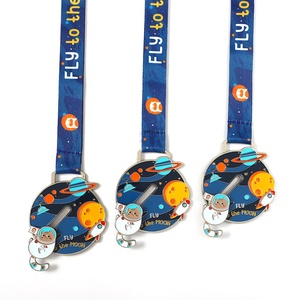 Medaglia Novità a Forma Irregolare di Animale dello Zoo, Design 'Un Giorno allo Zoo', Personaggio Cartoon in Smalto con Cordino Colorato per Bambini, per Fun Run - Product Image 4