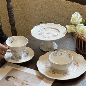 Vajilla de Cerámica Blanca Pura con Borde de Pétalos Estilo Retro Francés, Platos para Postre, Desayuno y Ensalada, Tazas y Platillos para Café - Product Image 4