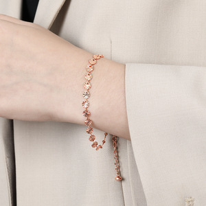 Bracciale a catena con girasole personalizzabile in acciaio inossidabile, impermeabile, minimalista ed elegante, ideale per l'uso quotidiano o come regalo per cugini. - Product Image 6