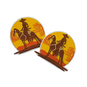 Işlemeli 2D karikatür yamalar özel yumuşak logo kanca & döngü giyim çantası için dokuma - Product Image 4