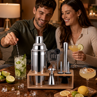 Ensemble de shaker à cocktails en acier inoxydable avec outils de bar, shaker Cobbler, kit de barman, support en bambou, verseurs de bouteilles pour bar à domicile
