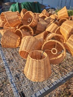 Lampe de table sans fil unique en rotin naturel avec abat-jour festonné à piles, décoration de maison de style campagnard, couvercle en jacinthe d'eau
